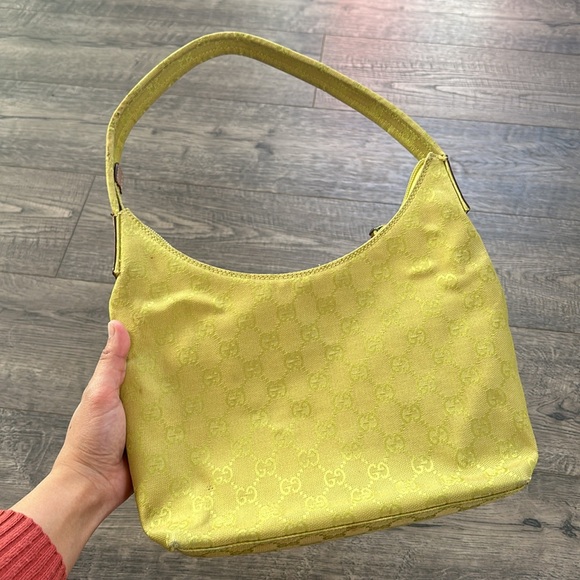 Beautiful Yellow Gucci Purse - Picture 2 of 5